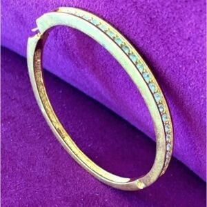 Bangle Bracelet Rhinestones Gold NWOT Vintage Clasp Closure Classic Everyday